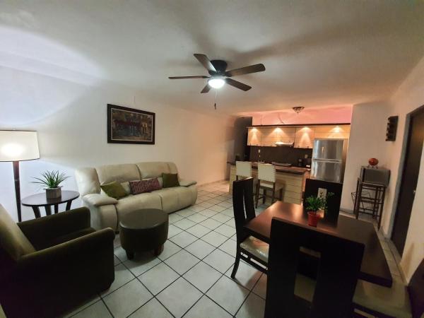 Zona Dorada Suites : photo 4 de la chambre appartement avec balcon