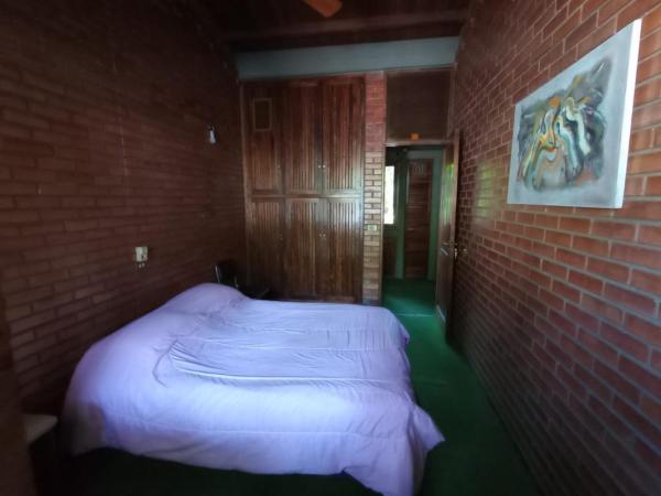 OlasHostel : photo 6 de la chambre chambre double avec salle de bains commune