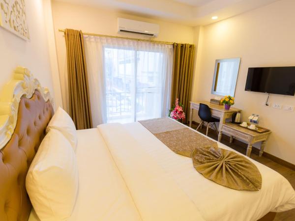 Hi Chiangrai Hotel-SHA Extra Plus : photo 4 de la chambre hébergement lit king-size supérieur avec balcon