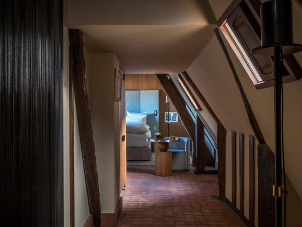 Cour des Vosges - Evok Collection : photo 2 de la chambre suite en duplex
