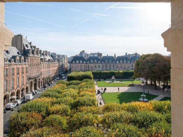 Cour des Vosges - Evok Collection : photo 5 de la chambre chambre deluxe
