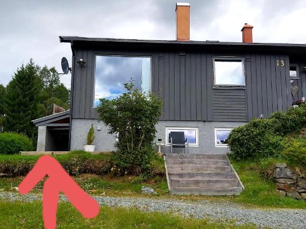 Aurora rooms for rent nr2 We are doing privet Northen lights trips, reindeer trip and Fjord sommaroy trip : photo 1 de la chambre chambre double avec salle de bains commune