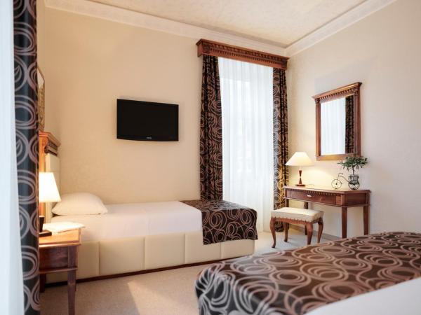 Hotel Villa Schubert : photo 9 de la chambre chambre familiale (2 adultes + 1 enfant) - vue sur mer 