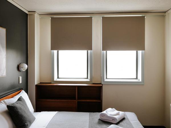 Canberra Accommodation Centre : photo 2 de la chambre chambre double standard avec salle de bains commune