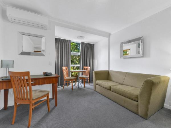 Airport Heritage Motel : photo 4 de la chambre chambre lit king-size deluxe