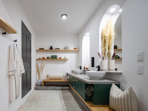 Sleeps 9, Outdoor Space, PingPong Table, in Villa : photo 9 de la chambre appartement