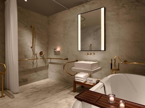 The Shanghai EDITION : photo 5 de la chambre chambre de luxe lit king-size