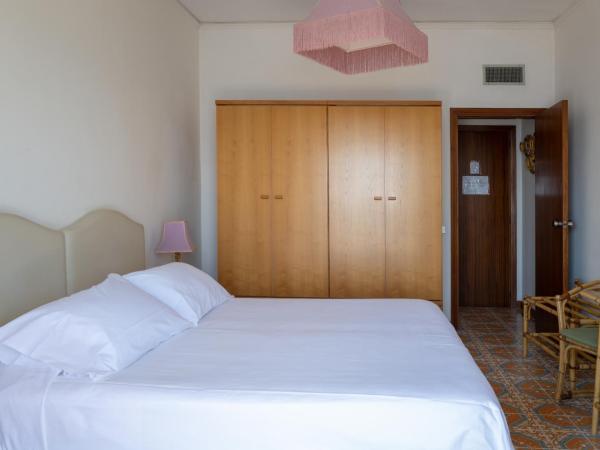 Hotel Lido Mediterranee : photo 9 de la chambre chambre double ou lits jumeaux - vue sur mer