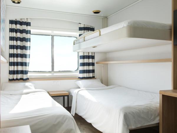 Silja Line ferry - Helsinki 2 nights return cruise to Stockholm : photo 2 de la chambre standard cabin with sea view