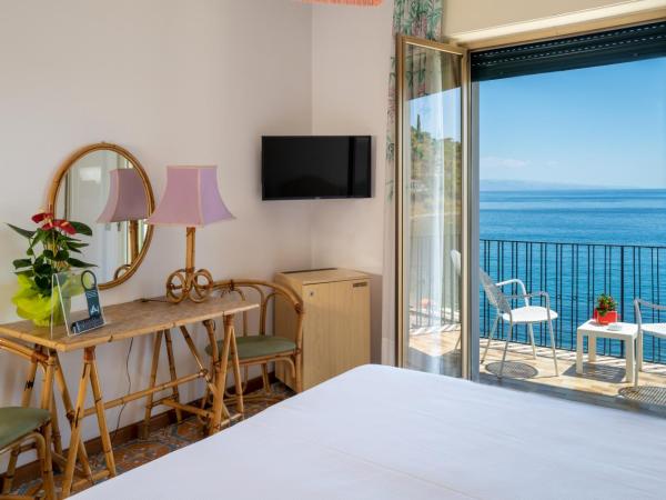 Hotel Lido Mediterranee : photo 3 de la chambre chambre double ou lits jumeaux - vue sur mer
