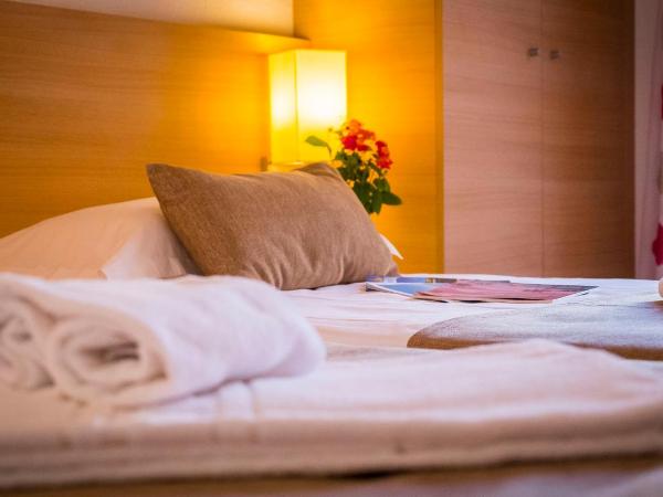 Hotel Club Oustal Del Mar : photo 3 de la chambre chambre simple - vue sur jardin