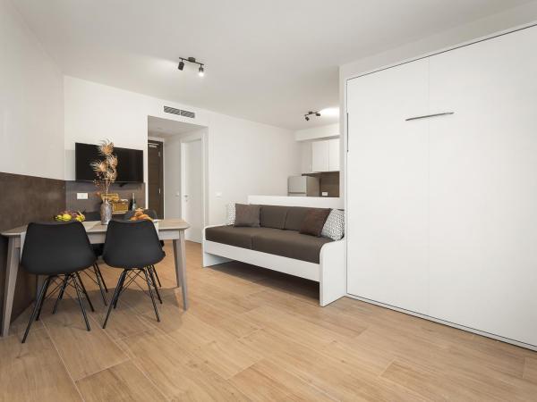 Residence Del Mar Emotion : photo 7 de la chambre appartement 1 chambre deluxe avec balcon (4 personnes)