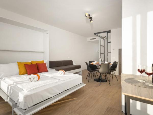 Residence Del Mar Emotion : photo 7 de la chambre appartement 1 chambre avec balcon - côté piscine (4 personnes)