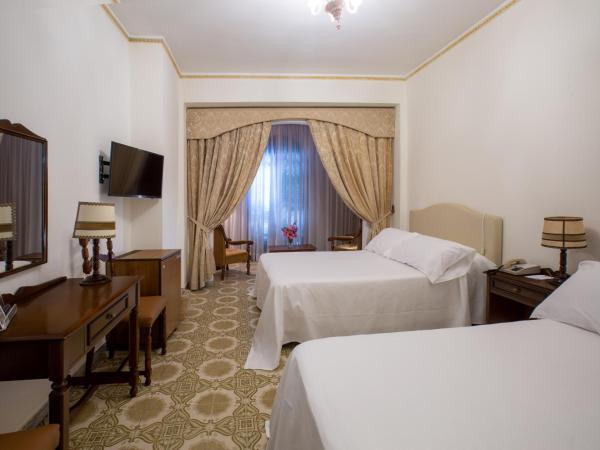 Hotel Lido Mediterranee : photo 3 de la chambre chambre quadruple - vue sur mer