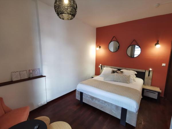 Hotel La Résidence Manoir De La Salamandre : photo 8 de la chambre chambre double avec baignoire balnéo