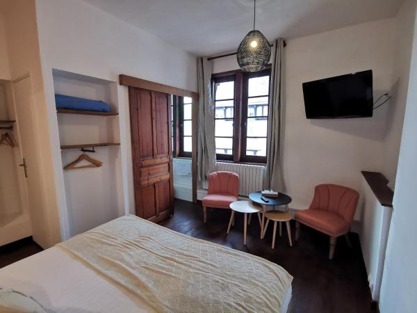 Hotel La Résidence Manoir De La Salamandre : photo 5 de la chambre chambre double avec baignoire balnéo