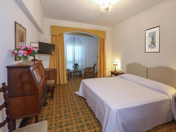 Hotel Lido Mediterranee : photo 6 de la chambre chambre double ou lits jumeaux confort - vue sur mer