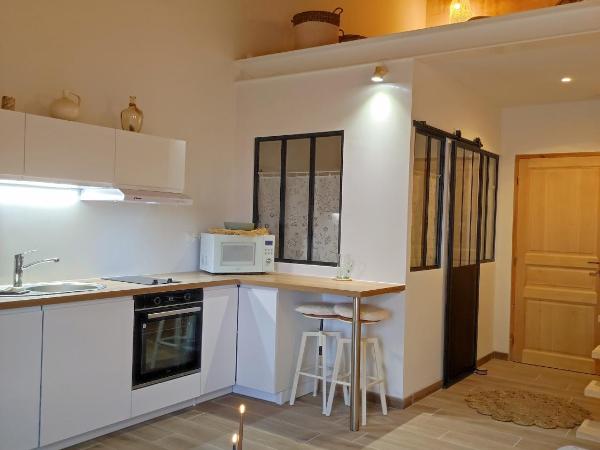 La Gourgasse Vieille : photo 1 de la chambre studio avec vue sur jardin