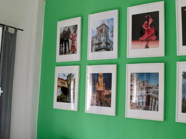 Casa Xanadu Seville - Boutique rooms with terraces : photo 3 de la chambre chambre lits jumeaux avec salle de bains commune