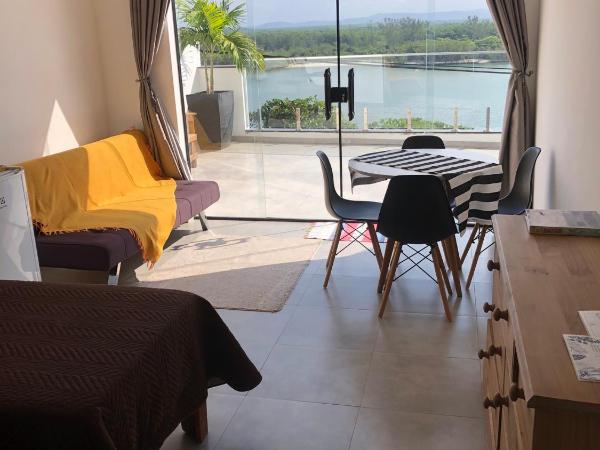 Suítes Luxo Marambaia- Epic House : photo 4 de la chambre suite familiale