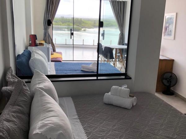 Suítes Luxo Marambaia- Epic House : photo 3 de la chambre suite familiale