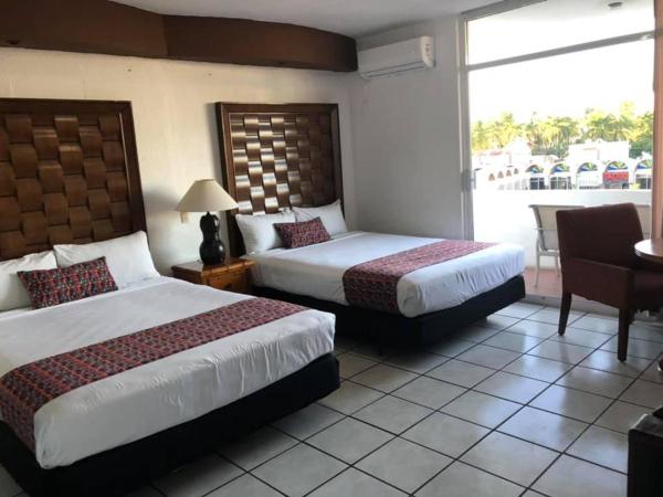 Zona Dorada Suites : photo 2 de la chambre studio avec balcon 