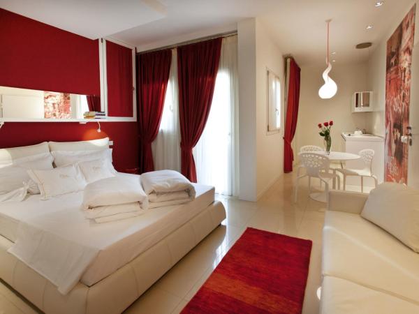 Opera Relais De Charme - Aparthotel : photo 4 de la chambre studio supérieur avec balcon