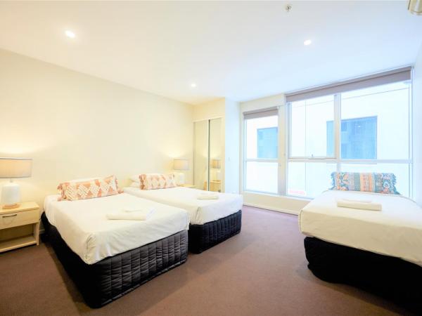 Arrow on Swanston : photo 6 de la chambre hébergement triple avec lits simples