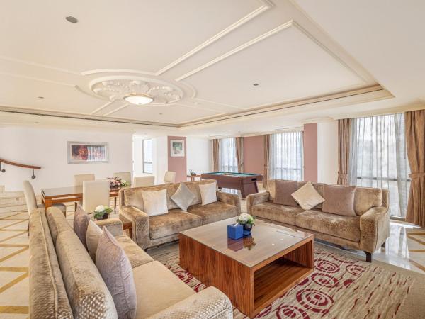 Roda Amwaj Suites Jumeirah Beach Residence : photo 3 de la chambre appartement de grand standing avec piscine privée