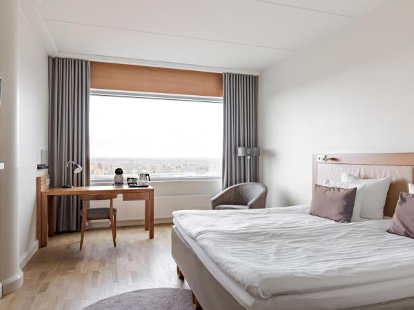 Break Sokos Hotel Flamingo : photo 1 de la chambre chambre supérieure lit queen-size