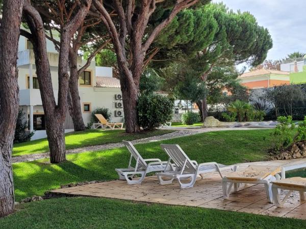 Jardins da Falesia : photo 4 de la chambre appartement 1 chambre avec accès à la piscine