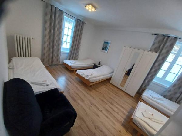 Zentrum Haus Davos : photo 2 de la chambre chambre familiale avec salle de bains