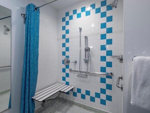 Universal's Cabana Bay Beach Resort : photo 2 de la chambre chambre standard avec douche accessible en fauteuil roulant (accès anticipé au parc inclus)