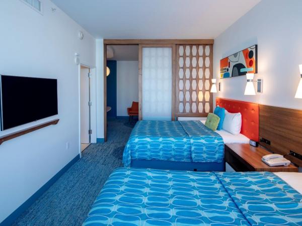 Universal's Cabana Bay Beach Resort : photo 5 de la chambre suite familiale avec baignoire accessible aux personnes à mobilité réduite, norme ada - entrée extérieure (accès anticipé au parc inclus)