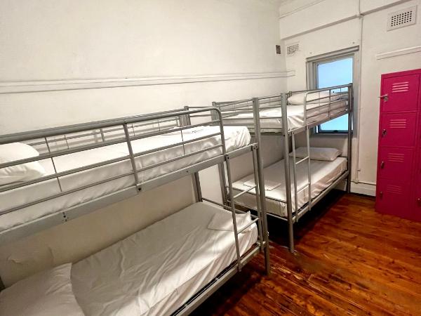 The Downing Hostel : photo 3 de la chambre bed in 4-bed dormitory room with shared bathroom (18 - 35 years only) - no window