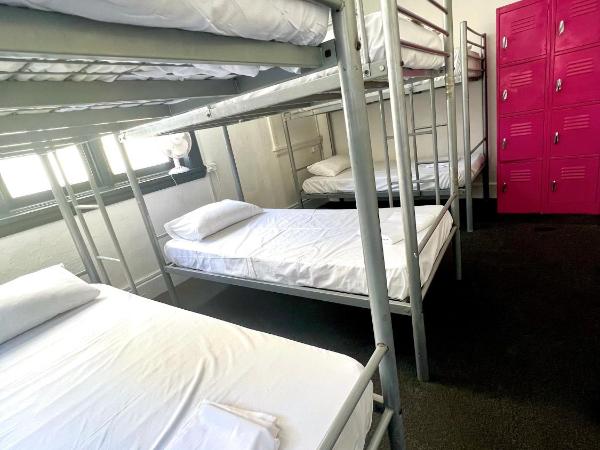 The Downing Hostel : photo 4 de la chambre bed in 8-bed mixed dormitory room with shared bathroom (18 - 35 years only)