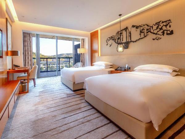 Holiday Inn Nanjing Xuanwu Lake, an IHG Hotel : photo 5 de la chambre 2 double standard city view balcony