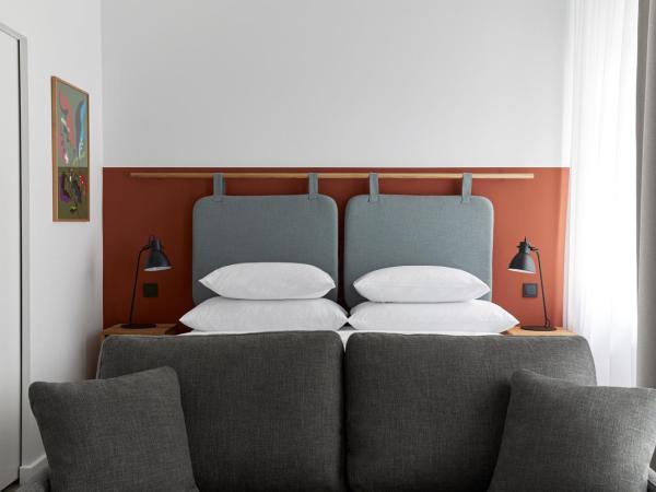 PLANTONIA Aparthotel : photo 6 de la chambre studio avec balcon 