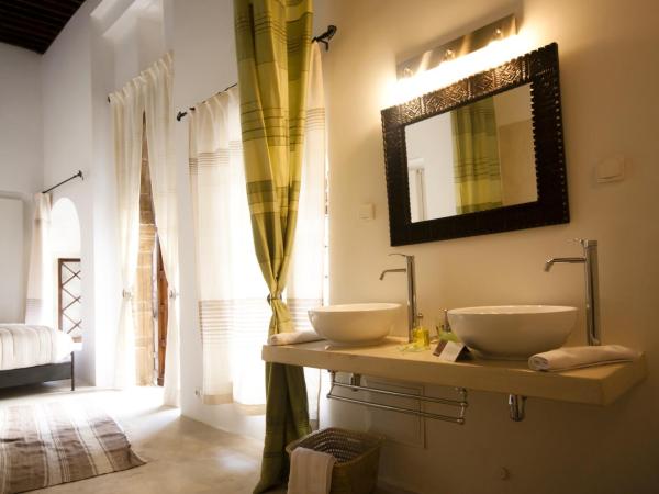 Riad El Maâti : photo 2 de la chambre chambre double - accessible aux personnes à mobilité réduite
