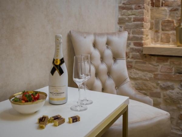 Le Premier Luxury Rooms : photo 9 de la chambre chambre double deluxe