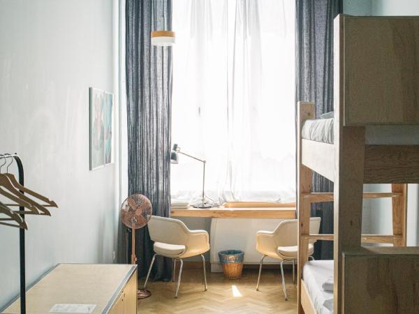 casaBASE : photo 2 de la chambre chambre lits jumeaux