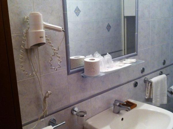 Hotel Leopolda : photo 9 de la chambre chambre double