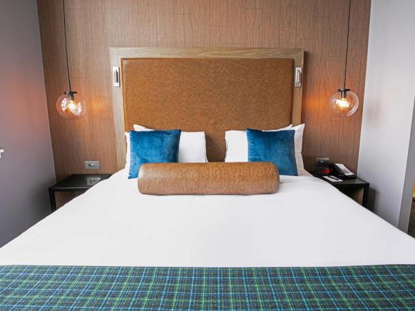 Sandman Signature Aberdeen Hotel & Spa : photo 4 de la chambre executive suite, 1 king bed, sofa bed, kitchenette