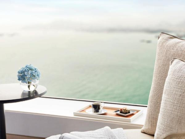 Four Seasons Hotel Hong Kong : photo 3 de la chambre  suite supérieure - vue sur port