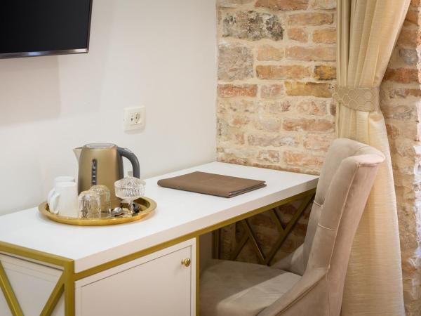 Le Premier Luxury Rooms : photo 6 de la chambre chambre double deluxe