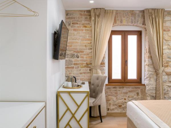 Le Premier Luxury Rooms : photo 9 de la chambre chambre double deluxe