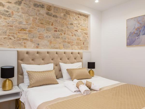 Le Premier Luxury Rooms : photo 8 de la chambre chambre double deluxe