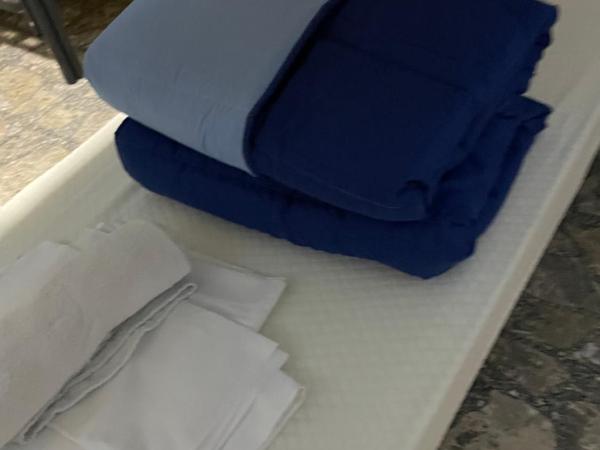 Alexander hostel : photo 7 de la chambre lit simple dans dortoir pour hommes avec salle de bains commune