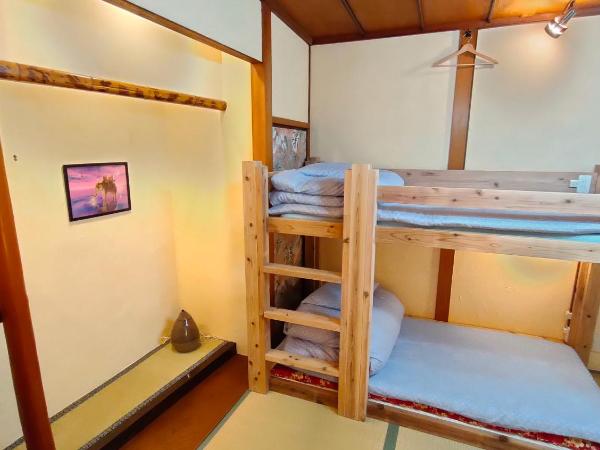 Hostel Caranashi : photo 5 de la chambre chambre familiale