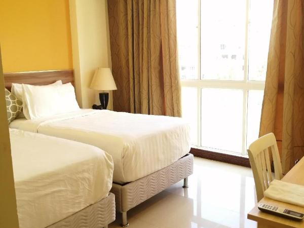 The Grand View : photo 8 de la chambre chambre lits jumeaux - vue sur ville